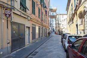Charming Flat Next to Genoa s Aquarium