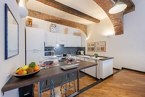 Charming Flat Next to Genoa s Aquarium