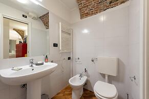 Charming Flat Next to Genoa s Aquarium