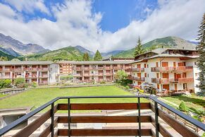 Bram La Fam 32 few Steps From Skiing