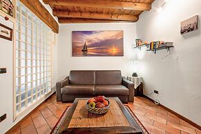 Laura - Center Sal - Child Friendly