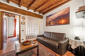 Laura - Center Sal - Child Friendly