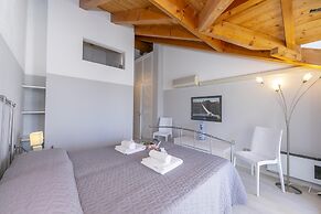 Blu Lake Apartment on Ghiffa Beach