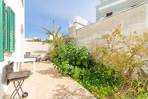 Casa del Mare With Garden Near the Beach