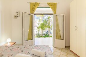 Casa del Mare With Garden Near the Beach