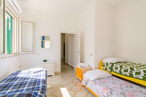 Casa del Mare With Garden Near the Beach