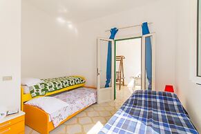 Casa del Mare With Garden Near the Beach