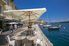 Casa Mirabella With Lake View