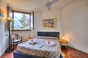 Casa Mirabella With Lake View