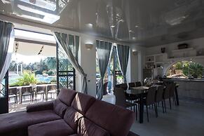 Tenuta Bouganville With Garden And Pool