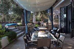 Tenuta Bouganville With Garden And Pool