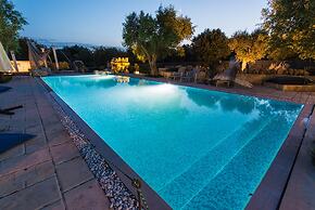 Tenuta Bouganville With Garden And Pool