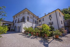 Villa Faccioli Bosso With Shared Pool