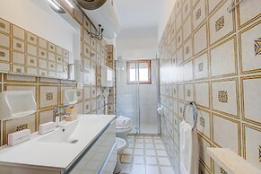 Il Tulipano Giallo 100 Mt From The Sea