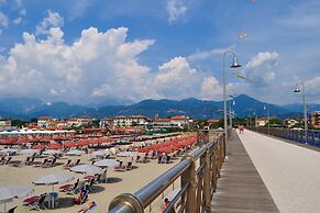 Bedo House Beach Front