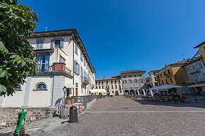 Il Nido Del Cigno Pied Dans l eau