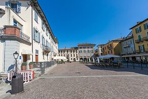 Il Nido Del Cigno Pied Dans l eau