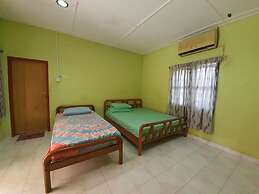 OYO 90209 Bayu Chalet