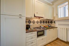 La Casa Accanto With Shared Pool