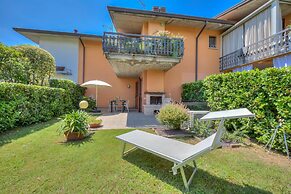 La Casa Accanto With Shared Pool