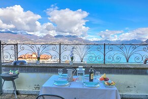 Rooftop On Stresa Lake View