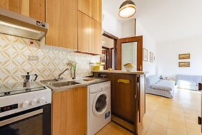 Peaceful Apartment In Deiva Marina