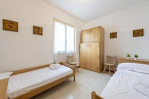 Peaceful Apartment In Deiva Marina