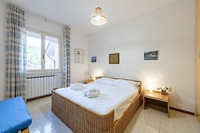 Peaceful Apartment In Deiva Marina