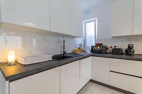 Sunny Penthouse Modern 2 bdr - Sliema