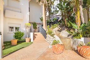 Puerta del mar 2 Beachfront and Pool