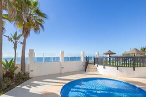 Puerta del mar 2 Beachfront and Pool