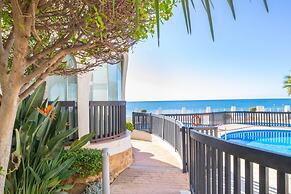 Puerta del mar 2 Beachfront and Pool