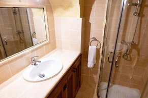 Villeleynah Amazing Gozitan Villa Pool