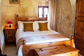 Villeleynah Amazing Gozitan Villa Pool