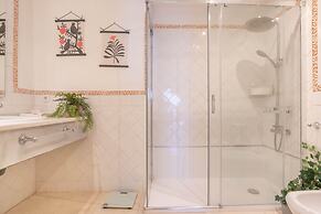 Marbella Este Next Marriott and Nikki B