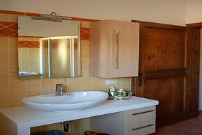 Olive Brench Apt In Farmhouse With Pool