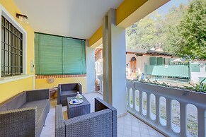 Perla del Lago Near the Beach