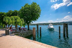 Perla del Lago Near the Beach