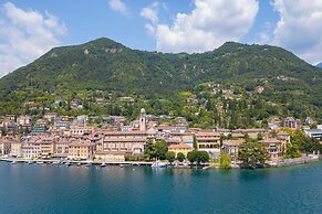 Perla del Lago Near the Beach