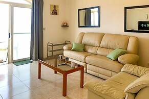 Sea and sun Views 2bd Apt Marsalforn Gozo