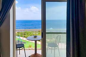 Sea and sun Views 2bd Apt Marsalforn Gozo