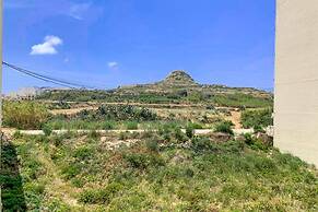 Sea and sun Views 2bd Apt Marsalforn Gozo