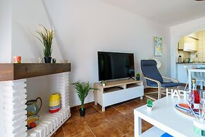 Sunny Tranquility With Pool