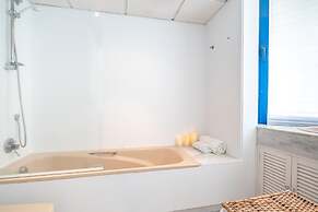 Marbella Pool House Ph77 on sea Shore