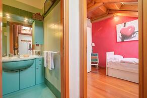 La Torre In The Center Of Town