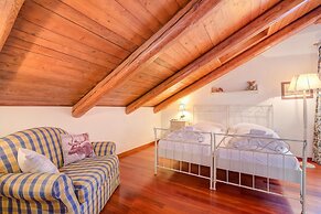 La Torre In The Center Of Town