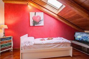 La Torre In The Center Of Town