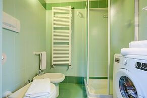 La Torre In The Center Of Town