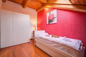 La Torre In The Center Of Town