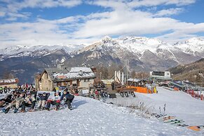La Torre In The Center Of Town